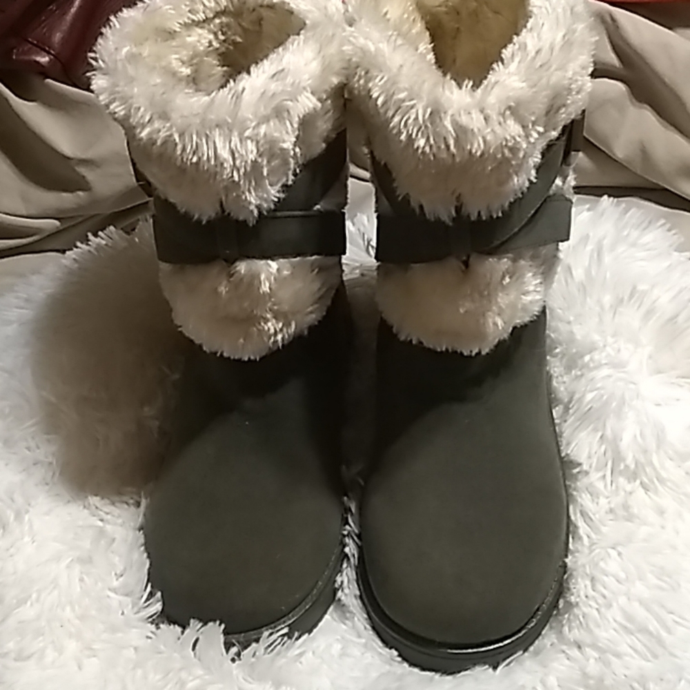 GUESS boots